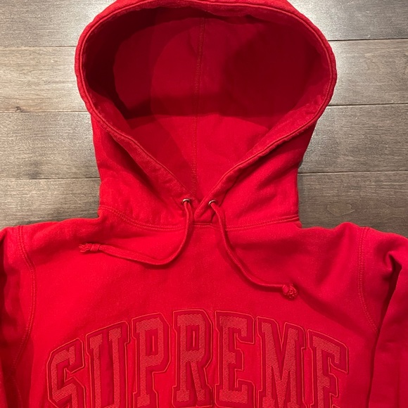 Authentic Supreme Hoodie - Picture 3 of 9